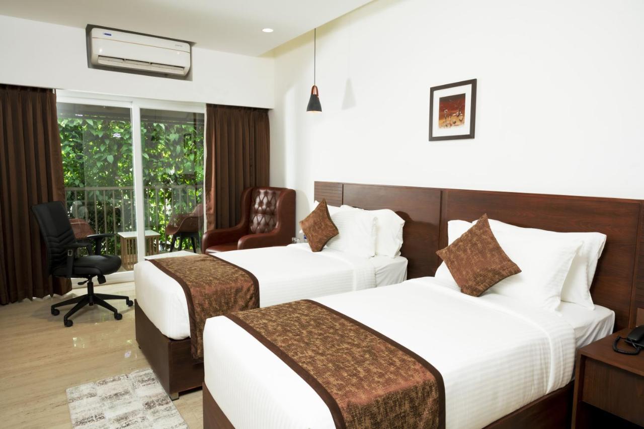 The Runway Hotel Kochi Exteriér fotografie