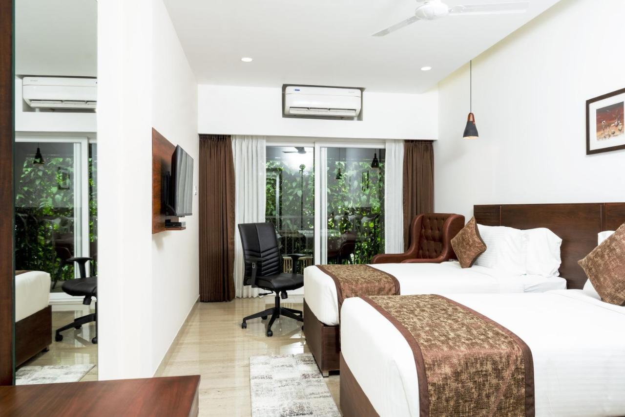 The Runway Hotel Kochi Exteriér fotografie