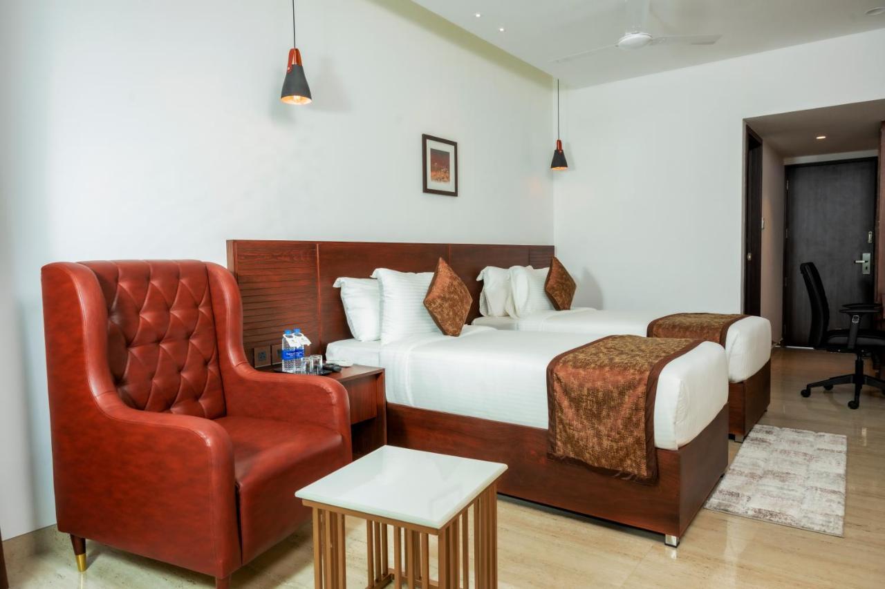 The Runway Hotel Kochi Exteriér fotografie
