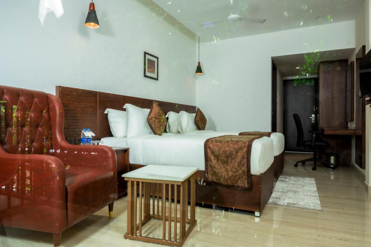 The Runway Hotel Kochi Exteriér fotografie